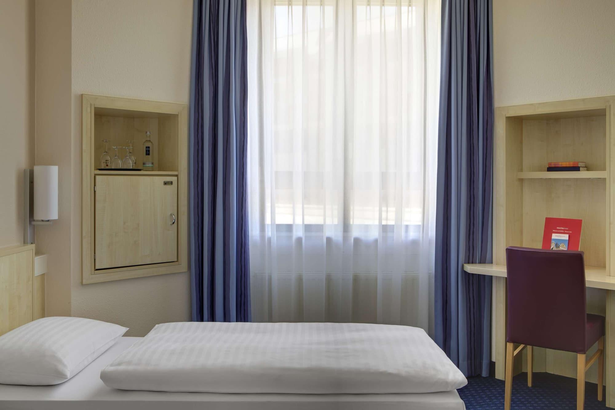 Hotel Intercityhotel 4*