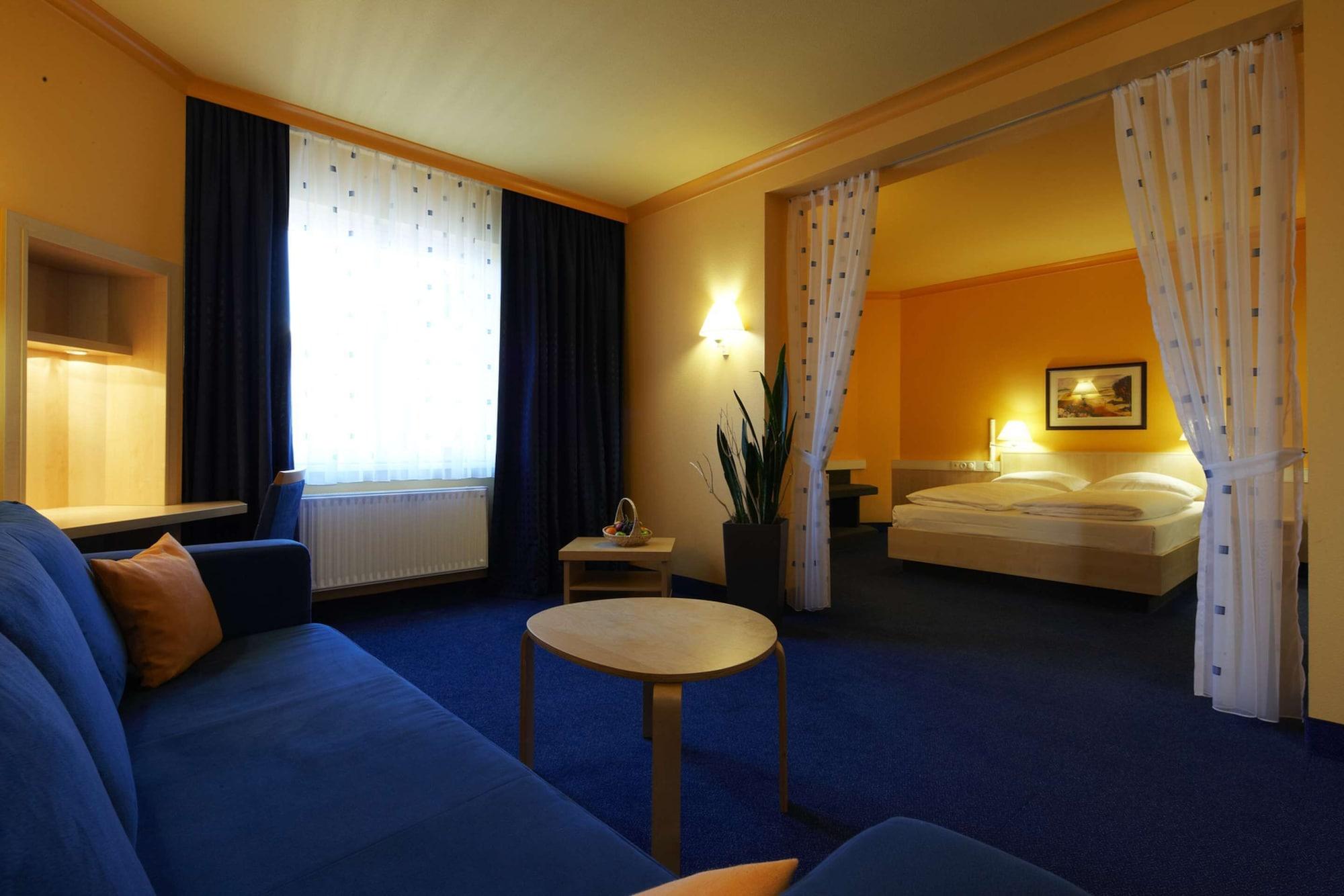 Intercityhotel 4*