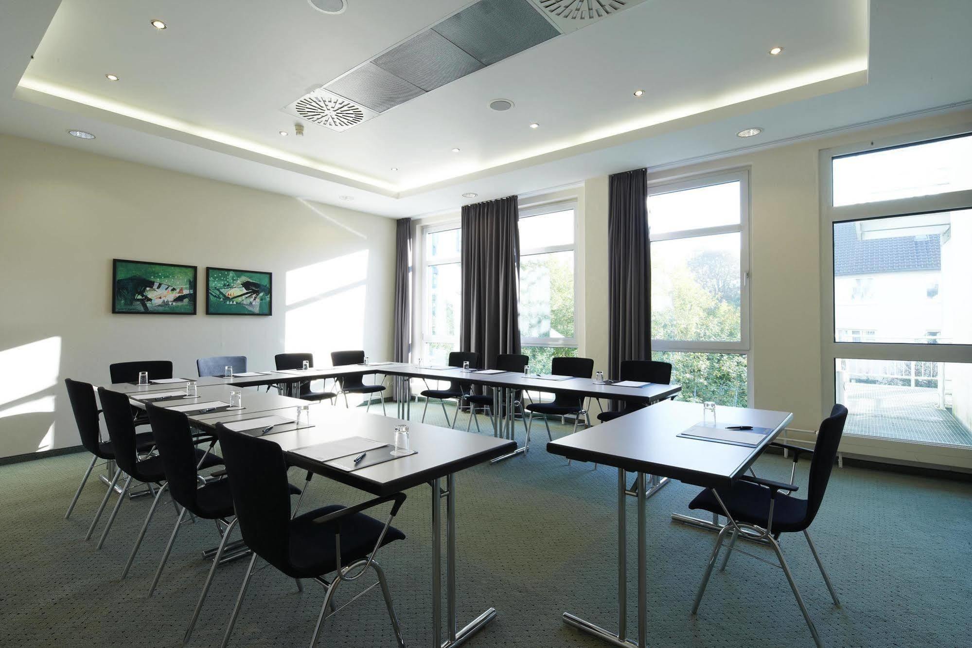 Intercityhotel Hotel 4*