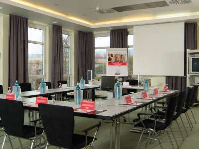 Intercityhotel 4*